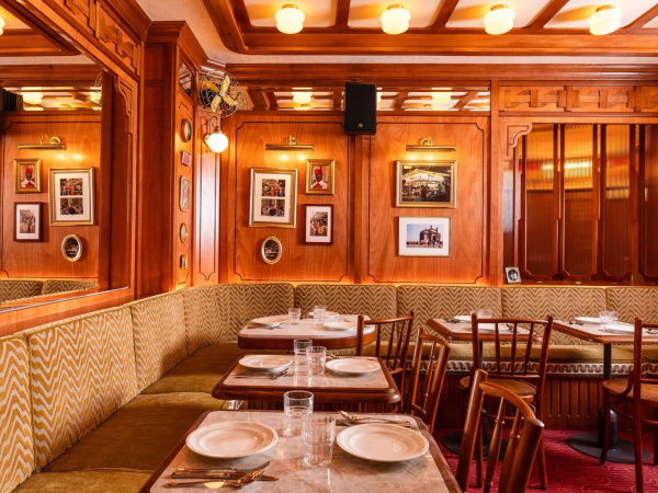 Mumbai Café Paris 9